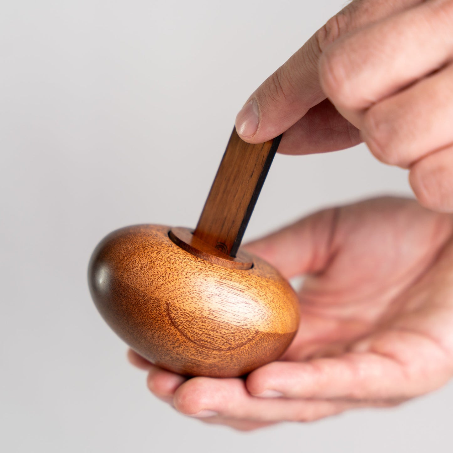 Holzurne River Stones Krabbenholz - Sehr klein