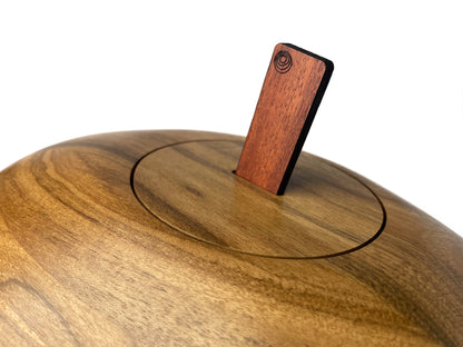 Holzurne River Stones Lorbeerholz - Sehr klein