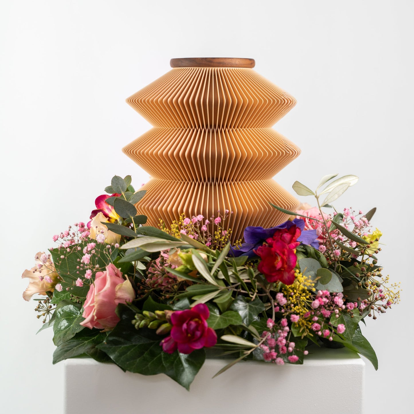 Minka urn made of wood fibers