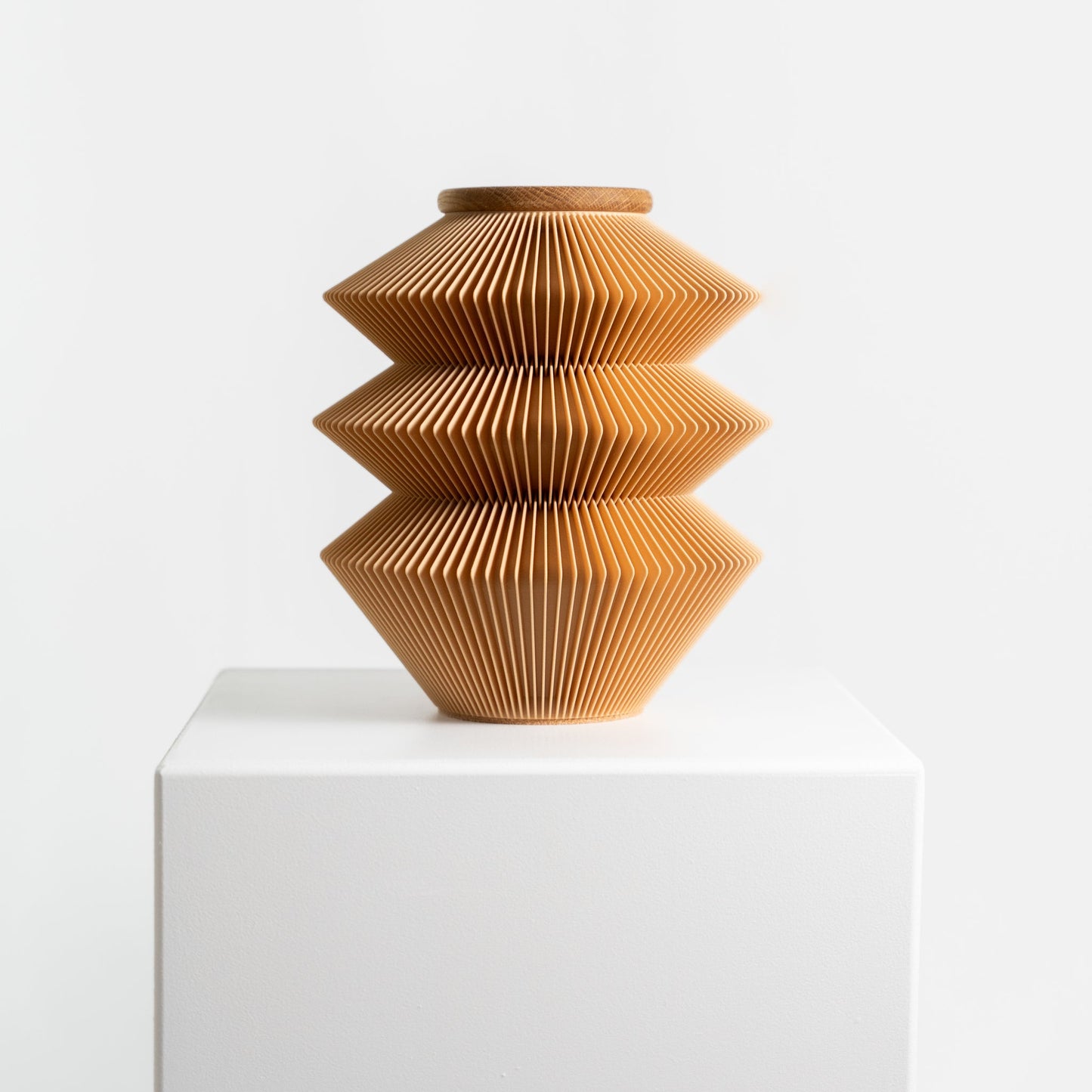 Minka urn made of wood fibers