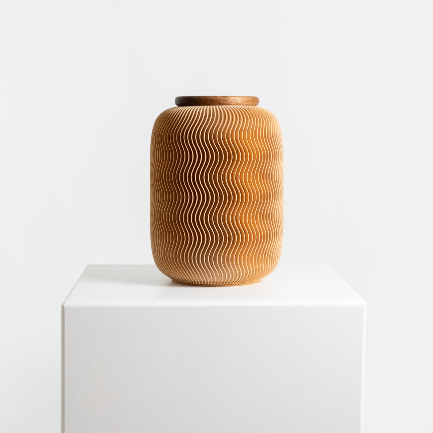 Nami urn made of wood fibers