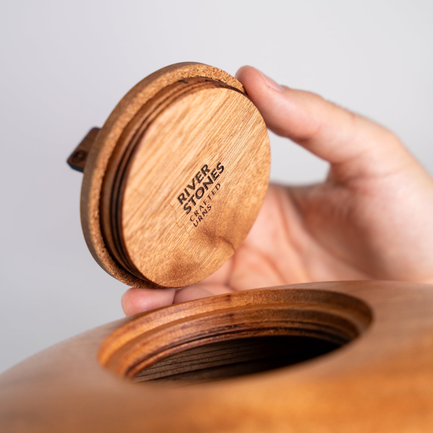 Holzurne River Stones Krabbenholz - Klein