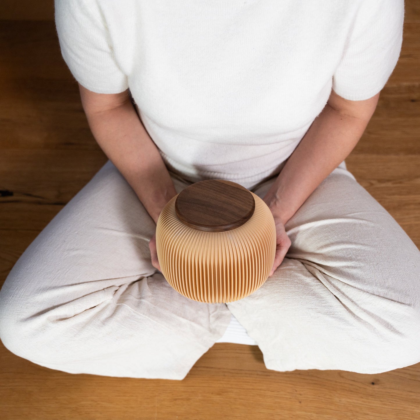 Urn Mini Nesuto made of wood fibers