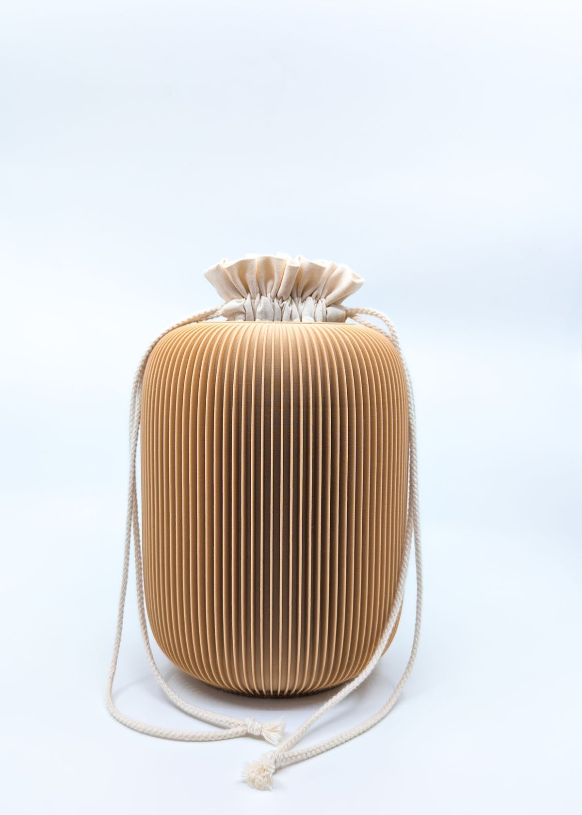 Nami urn made of wood fibers